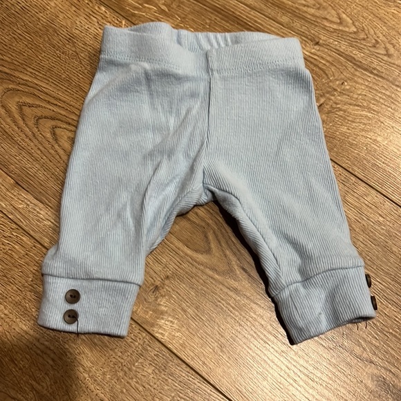 Buttery soft matching set 0-3 with bonus hat - Picture 4 of 6